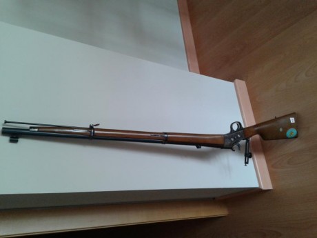 Pongo a la venta mi Rolling Block calibre 45/70 , marca AMR , guiado con licencia AE. 
Arma de excelente 02