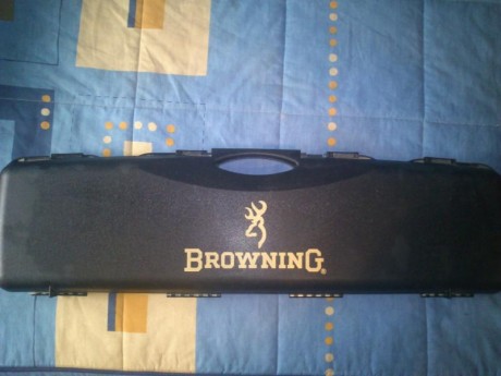 Vendo maletin Browning nuevo..25€.telf.692207401 00