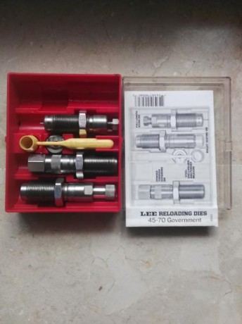 Son de los Calibres: 7,62x54R; 8x57 Mauser y 45/70 Government.

 El Kit con tres dies de acero contiene:

-- 01