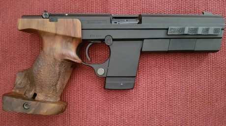   Hola compañer@s.
Pongo a la venta mi preciosa, impecable y super-precisa Hämmerli 280 en cal. 22LR. 20