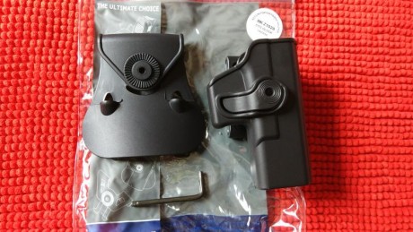 Se vende:

 Fanel Glock gen 3 sin estrenar 85€
Funda Astra puro pequeña original 30€
Funda táctica IMI 02