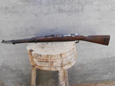 Vendo mosqueton mauser de la fabrica de armas de Oviedo, calibre original 7x57
    Funciona perfectamente,precio 02
