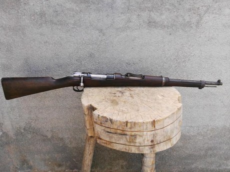 Vendo mosqueton mauser de la fabrica de armas de Oviedo, calibre original 7x57
    Funciona perfectamente,precio 01
