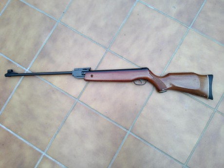 Vendo por no usar esta carabina Gamo Magnum 2000. Fue un cambio pero como digo, no la he usado nada mas 11