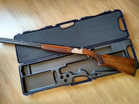 Vendo Beretta 686 E TRAP de 76 con ** y *. La tengo desde 2012 aproximadamente y conmigo no tiró mas de 01