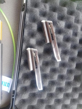 VENDO UNIQUE 96 U esta perfecta ,tira todas las municiones,la cambie hace unos meses por otra pistola 00