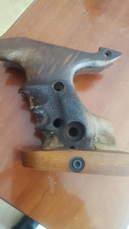 VENDO UNIQUE 96 U esta perfecta ,tira todas las municiones,la cambie hace unos meses por otra pistola 30