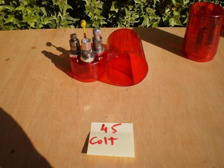 vendo matrices de recarga marca lee.
estan en collado villalba madrid.
el precio 30€ no incluye el porte.
calibres: 01