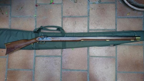 Se vende rifle Ardesa Kentucky cal. 45, se encuentra en La Línea de la Concepción, Cádiz, esta completamente 02