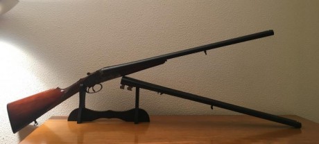 Vendo escopeta paralela AZ con doble juego de cañones. Uno de 70,5 y 1 y 3 estrellas y el otro de 66. 02