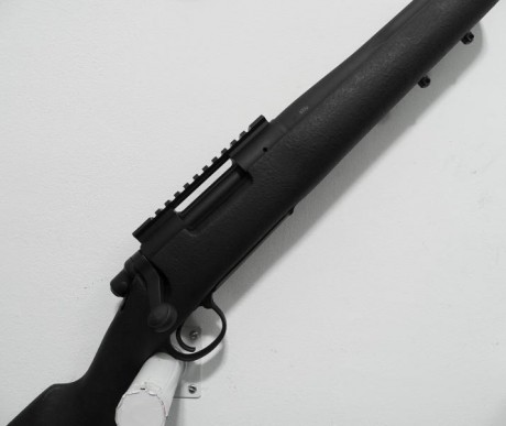 Rifle Remington calibre 308 , modelo 700 Police cañón Varmint acanalado , longitud de cañón 51 cm , adapatador 01