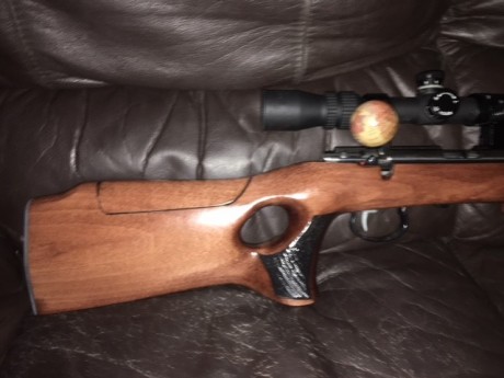 :sniper BHuenas noches!
Vendo carabina Anschutz 64, con dos culatas, la original y la segunda tipo thumbhole, 02