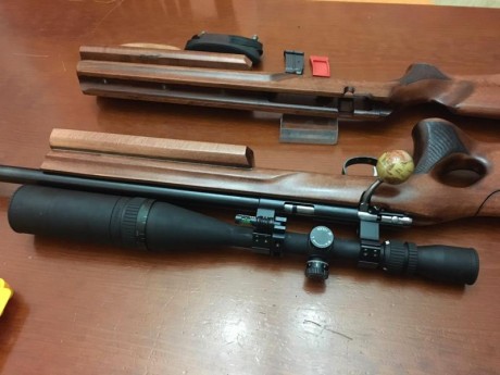 :sniper BHuenas noches!
Vendo carabina Anschutz 64, con dos culatas, la original y la segunda tipo thumbhole, 01