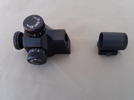 Diopter y túnel Steyr. 

Para carabina aire o calibre .22
Prácticamente nuevos. Venían con la carabina 00