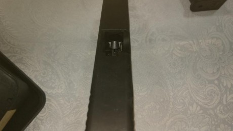Hola a todos, vendo glock 17 9 mm Pb, de primera generación en buen estado y muy poco uso.

Viene con 10
