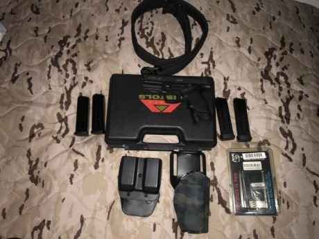 Vendo mi Steyr M9, calibre 9x19.
Tiene poquísimos disparos, y buen estado en general, con una pequeña 02
