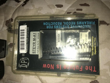Vendo mi Steyr M9, calibre 9x19.
Tiene poquísimos disparos, y buen estado en general, con una pequeña 01