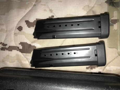 Vendo mi Steyr M9, calibre 9x19.
Tiene poquísimos disparos, y buen estado en general, con una pequeña 00