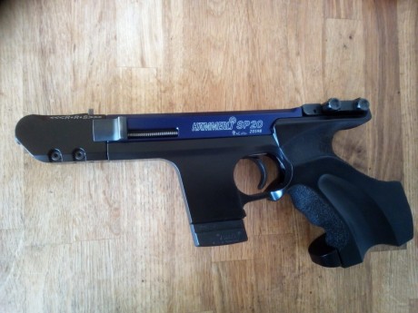 Hammerli SP20 RRS 22 lr. en excelente estado. Con su maletín original, baqueta y llaves despiece.

¿Qué 02