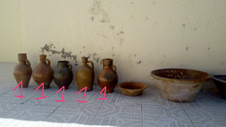 Vendo varias cantaras de barro antiguas, cantarillos n°1 20€, tinajas n°2 150€, cantaras de dos asas n°3 02