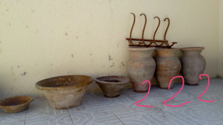 Vendo varias cantaras de barro antiguas, cantarillos n°1 20€, tinajas n°2 150€, cantaras de dos asas n°3 01