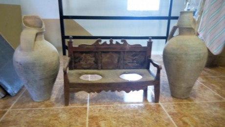 Vendo varias cantaras de barro antiguas, cantarillos n°1 20€, tinajas n°2 150€, cantaras de dos asas n°3 20
