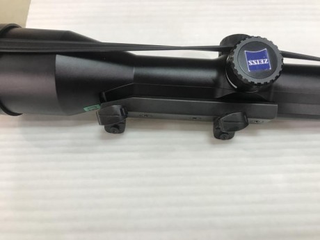 Vendo montura Blaser R93 o R8 de carril.  El visor no se vende, sólo la montura.  Está nueva.  Seriedad 20