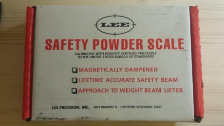 Vendo báscula de precisión magnética para pólvora de la prestigiosa marca LEE.

Está NUEVA, sin estrenar.

Capacidad 10