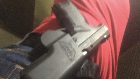Vendo mi Steyr M9, calibre 9x19.
Tiene poquísimos disparos, y buen estado en general, con una pequeña 60