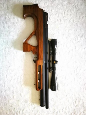 Carabina modelo standard de longitud y en estado absolutamente impoluto. El precio incluye la funda original, 00