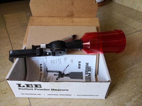 Dosificador micrométrico de pólvora LEE. Reestreno 25,00 € + gastos de envío.
Teléfono de contacto 655 00