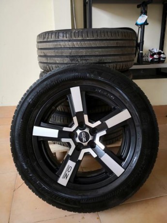 Vendo juego de llantas OZ 18-8, montadas en ruedas Michelín 255/55 R 18.
El precio del conjunto es de 01