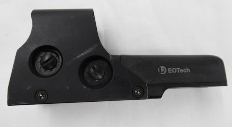 Punto rojo Eotech L3 , pilas AA . Adaptador para carril Weaver . Buen estado de funcionamiento . Mollet 02