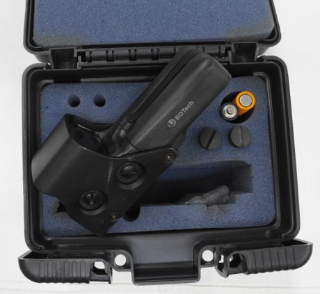 Punto rojo Eotech L3 , pilas AA . Adaptador para carril Weaver . Buen estado de funcionamiento . Mollet 00