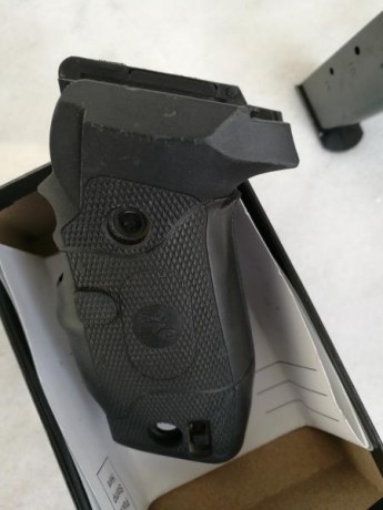 Saludos al foro,vendo unas cachas láser rojo CRIMSON TRACE validas para cualquier SIG SAUER P226,usadas 12