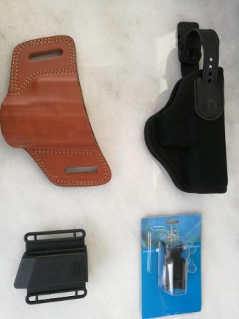 Saludos al foro,vendo un lote compuesto por una funda de cuero PIELCU nueva y una VEGA HOLSTER como nueva 00