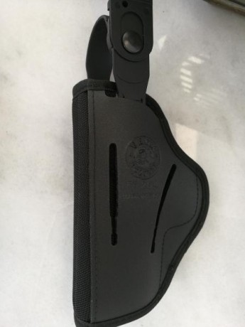 Saludos al foro,vendo un lote compuesto por una funda de cuero PIELCU nueva y una VEGA HOLSTER como nueva 12