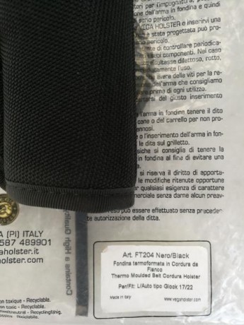 Saludos al foro,vendo un lote compuesto por una funda de cuero PIELCU nueva y una VEGA HOLSTER como nueva 11