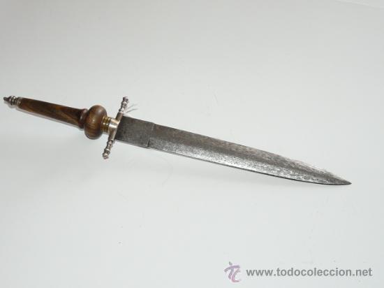 Hola han caído en mis manos lo que creo que es una bayoneta máuser 1913, aunque los marcajes no se ven 50