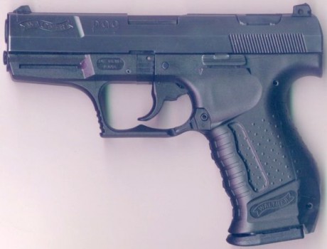 Hola, 

Estaba leyendo el reglamento para tiro pistola 9mm y me he encontrado con esto:

 2.1.6.- La empuñadura 00
