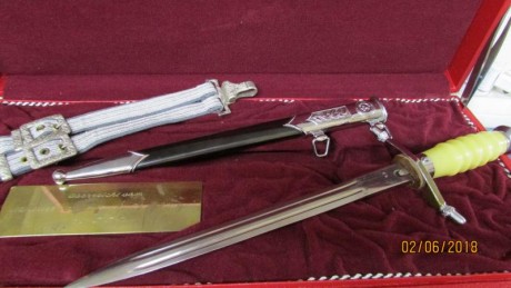 En venta daga conmemorativa, en su estuche original con placa con la inscripcion en aleman (Entregada 00