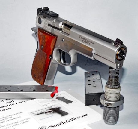 Vendo S&W 952-2 de 5"  Perfomance Center en perfecto estado de conservación y funcionamiento. 130