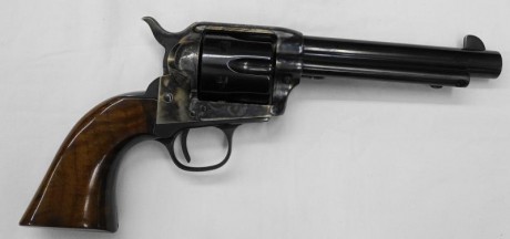 Revólver Aldo Uberti Catelaman modelo 1873 calibre 45 LC , cañón de 5.5 pulgadas . Muy bien conservado 02