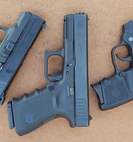 Hola
Por haber tenido anteriormente una,  y tener añoranza de ello,  cambio mi Glock 19 gen 3  en estado 00