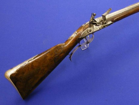 Voy a colocar unas fotos de un arma larga alemana de llave de mecha del siglo XVI. 120