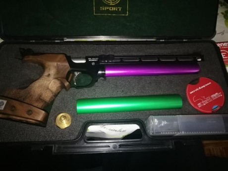 Muy buenas compañeros!!!!!
Bueno como pongo en el título de venta, vendo mi pistola de aire  Steyr Evo 12