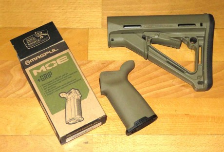 Impecable culata Magpul Industries CTR de tipo extensible y tono FDE. Se suministra con empuñadura Magpul 01