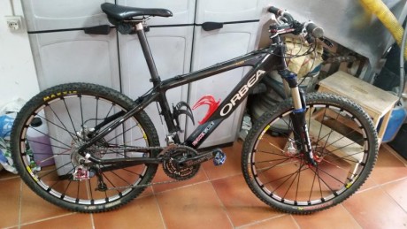 vendo orbea alma carbon de 26" Talla S.
llantas mavic slr(con rodamiento hubdoctor en el nucleo), 02