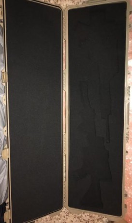 Hola, vendo maleta rígida Pelican 1750 en color desert.
Características:
Largo (Exterior)134.6cm
Largo 11