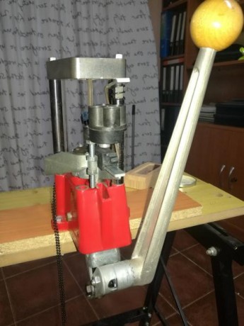 Buenas tardes, pongo en venta esta prensa progresiva LEE PRO 1000 DIES DEL 9mm. Completa.

 140€ 
 Portes 01